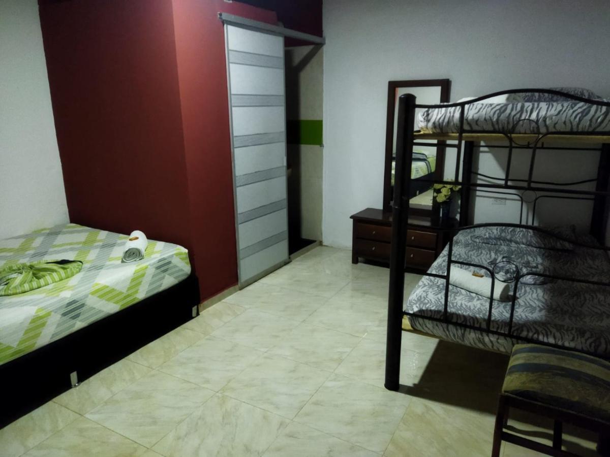 Hostal Sarita Villavieja Esterno foto